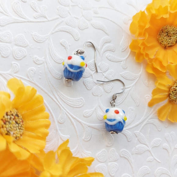 Cute and colorful glass cupcake earrings - Picture 3 of 6
